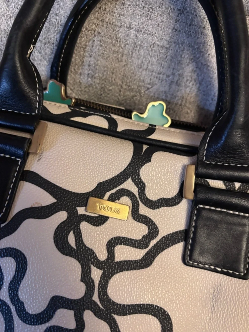 TOUS Kaos laptop messenger Bag🤩❤️